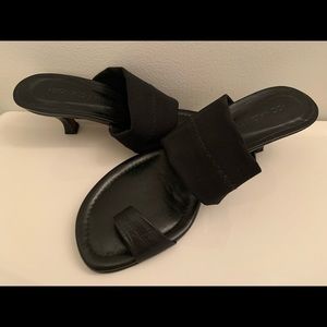 Donald J. Pliner black leather Sandal